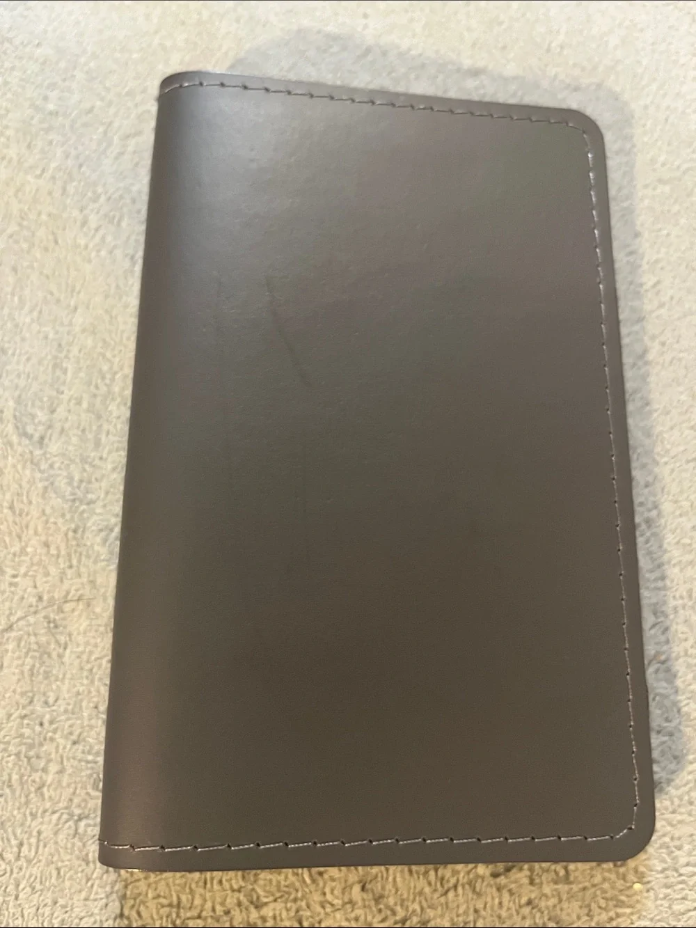 Vacavaliente Leather Passport Holder Travel Wallet Handcrafted Minimalist NWOT’s